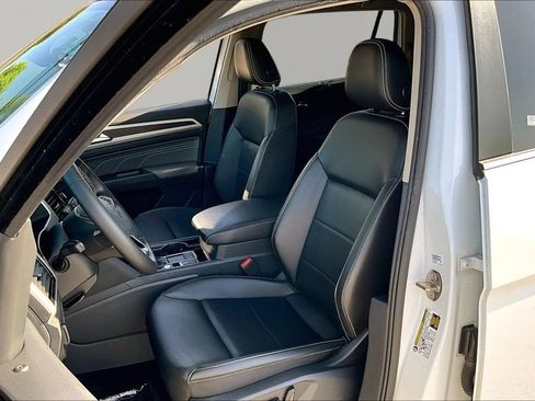 Used 2023 Volkswagen Atlas SE w/ Panoramic Sunroof Package FWD image 22