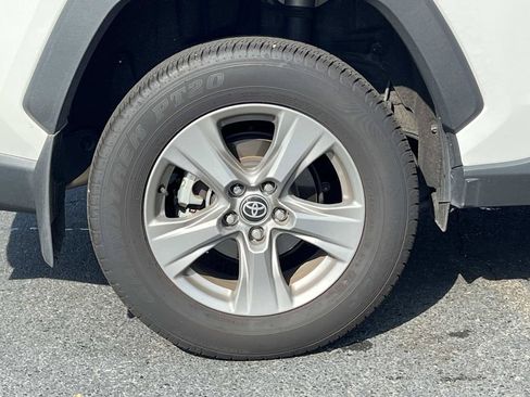 Used 2025 Toyota RAV4 XLE AWD/4WD image 8