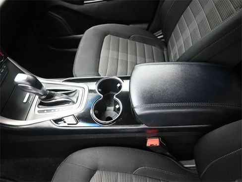 Used 2017 Ford Edge SEL image 31