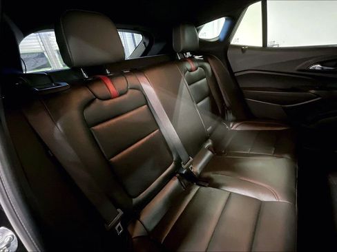 Used 2025 Chevrolet Trax RS w/ Sunroof Package image 37