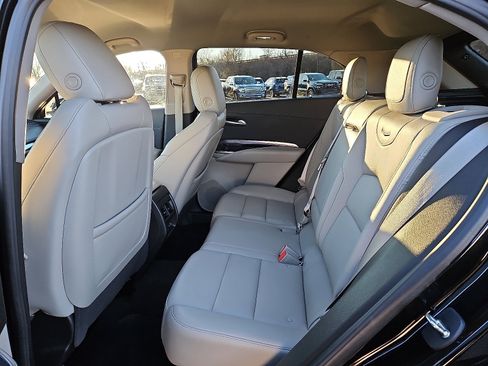 Used 2023 Cadillac XT4 Luxury w/ Cold Weather Package image 10