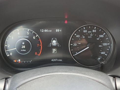 Used 2024 Nissan Kicks SR image 10