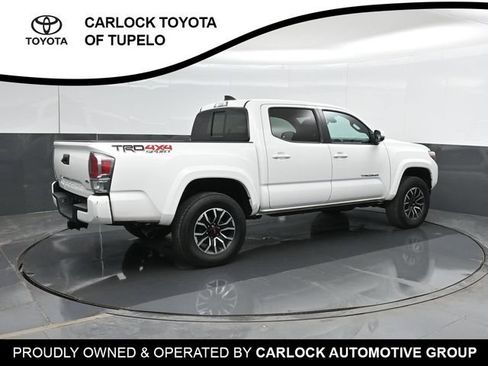 Used 2022 Toyota Tacoma TRD Sport AWD/4WD image 3