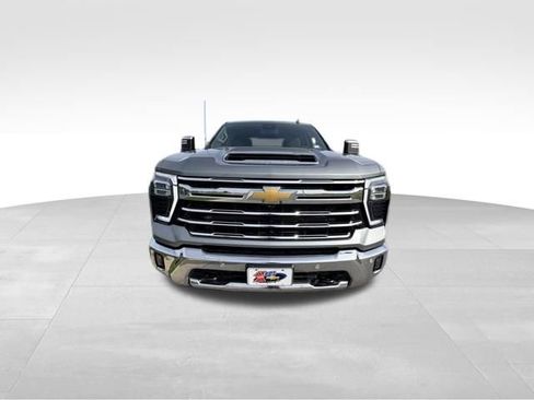 Used 2024 Chevrolet Silverado 2500 LTZ w/ LTZ Plus Package AWD/4WD image 3