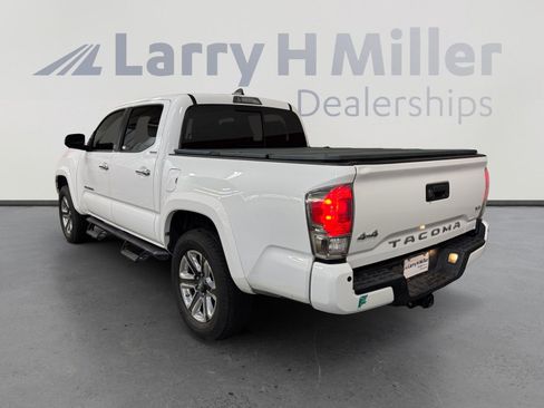 Used 2017 Toyota Tacoma Limited w/ Tow Package AWD/4WD image 3