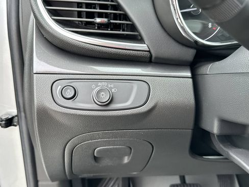 Used 2021 Buick Encore Preferred FWD image 18