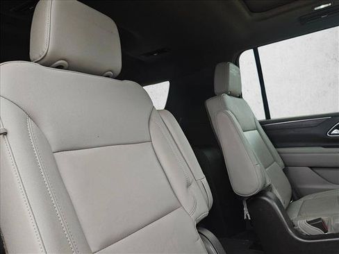 Used 2021 Chevrolet Suburban Z71 AWD/4WD image 17