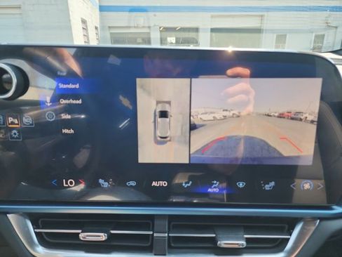 Used 2024 Chevrolet Equinox EV LT image 27