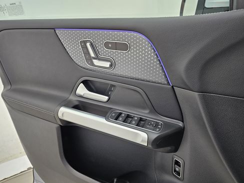 Certified 2025 Mercedes-Benz GLB 250 4MATIC image 13