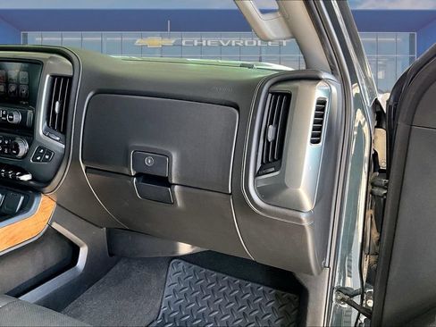 Used 2018 Chevrolet Silverado 2500 LTZ w/ Duramax Plus Package RWD image 12