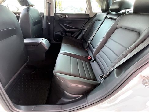 Used 2024 Volkswagen Jetta SE FWD image 20