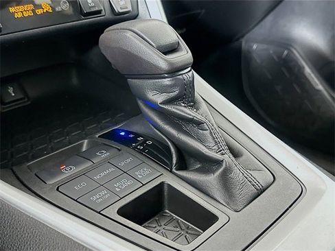 Used 2020 Toyota RAV4 XLE image 24