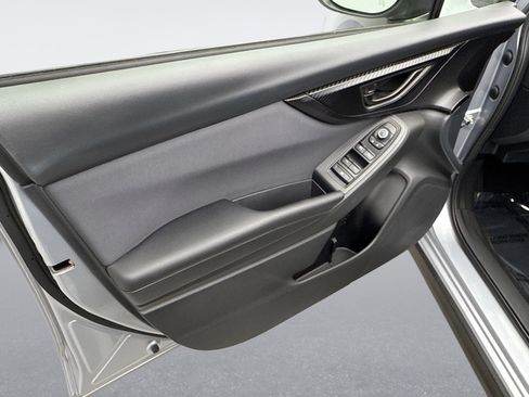 Used 2023 Subaru Crosstrek 2.0i Premium image 9