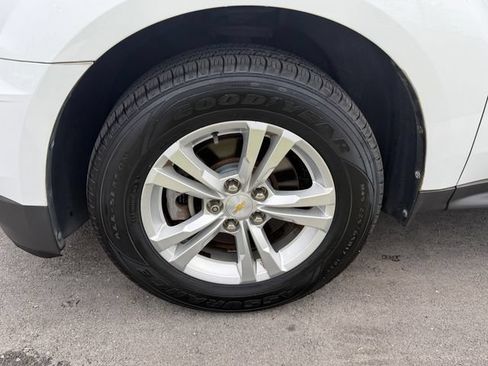 Used 2017 Chevrolet Equinox LS FWD image 9