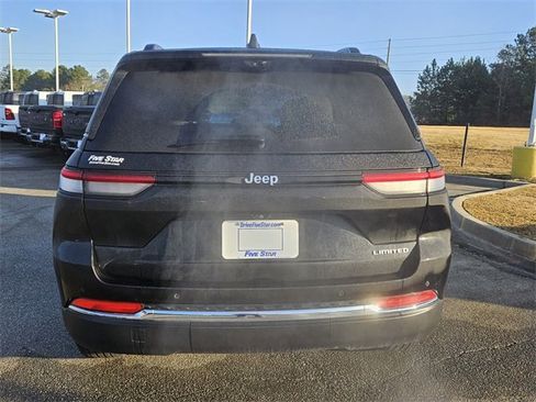 Used 2023 Jeep Grand Cherokee Limited w/ Luxury Tech Group II image 10