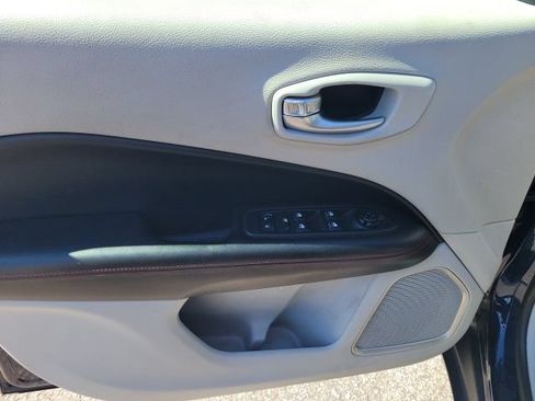 Used 2017 Jeep Compass Limited AWD/4WD image 32
