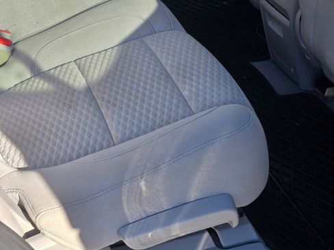 Used 2017 GMC Acadia SLE image 9