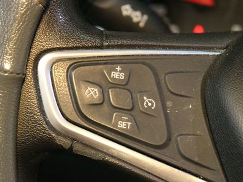 Used 2018 Chevrolet Equinox LS image 10