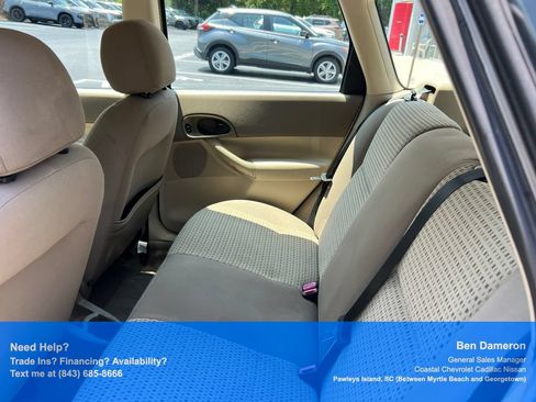 Used 2006 Ford Focus ZXW Wagon FWD image 12