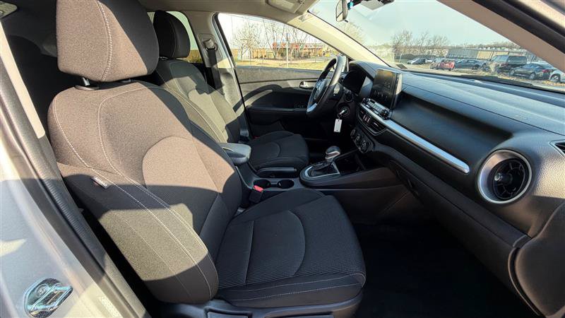 Used 2021 Kia Forte LXS FWD image 19