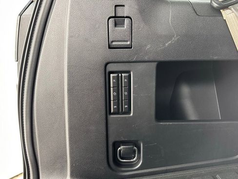 Used 2023 Ford Expedition Limited image 18