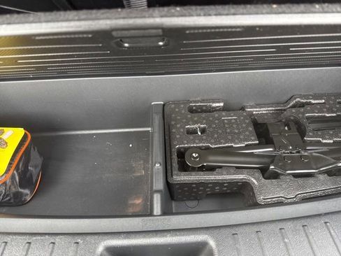 Used 2023 Kia Sorento SX image 46