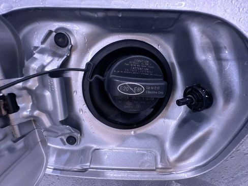 Used 2024 Toyota Camry SE image 38