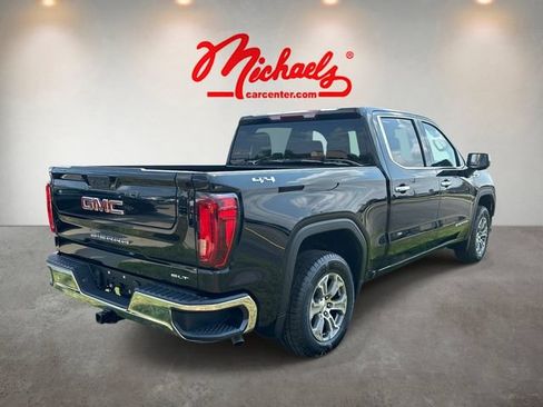 Used 2025 GMC Sierra 1500 SLT AWD/4WD image 3