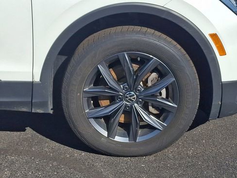 Certified 2023 Volkswagen Tiguan SE w/ Panoramic Sunroof Package image 8