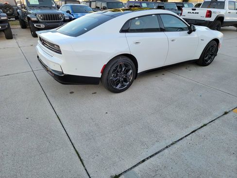 New 2026 Dodge Charger R/T AWD/4WD image 4