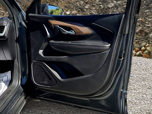 Used 2018 GMC Terrain SLE image 23