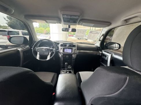 Used 2018 Toyota 4Runner SR5 AWD/4WD image 20