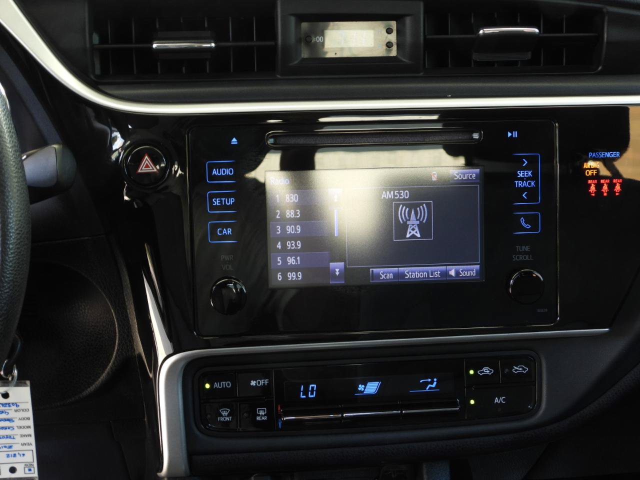 Used 2019 Toyota Corolla LE FWD image 36