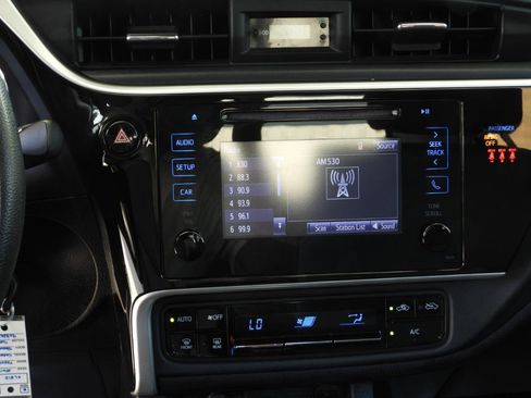 Used 2019 Toyota Corolla LE FWD image 36
