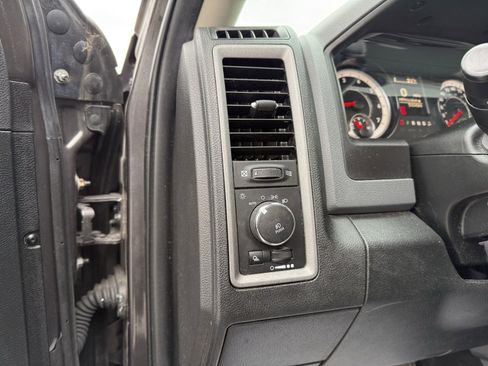 Used 2018 RAM 1500 Express w/ Express Value Package image 27