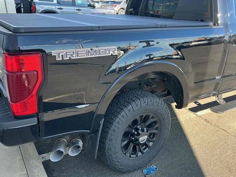 Used 2022 Ford F250 Lariat w/ Tremor Off-Road Package image 6