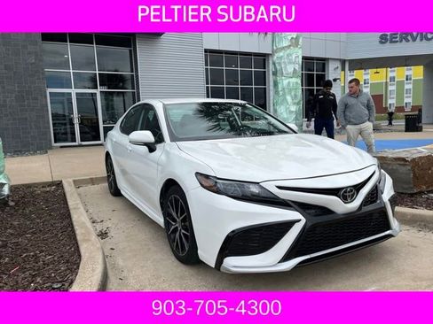 Used 2023 Toyota Camry SE image 1