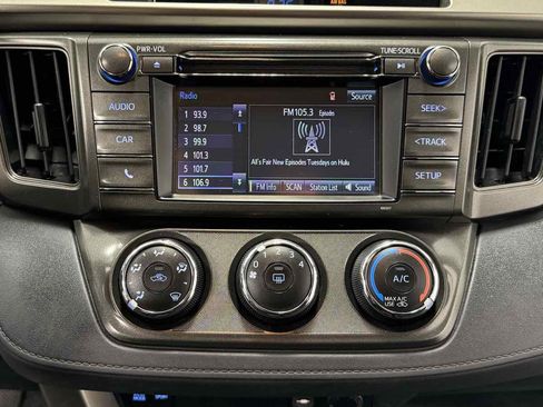 Used 2014 Toyota RAV4 LE image 18