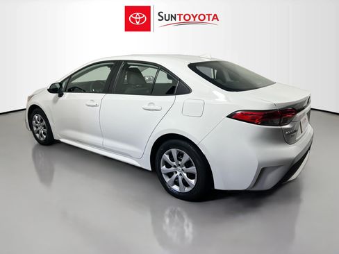 Used 2022 Toyota Corolla LE image 6