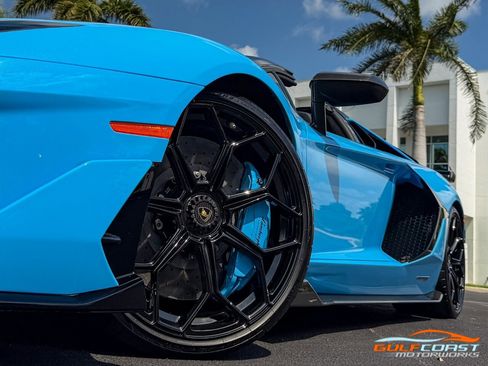Used 2021 Lamborghini Aventador SVJ AWD/4WD image 12