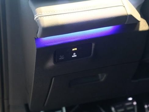 New 2026 Volkswagen Tiguan SEL R-Line image 12