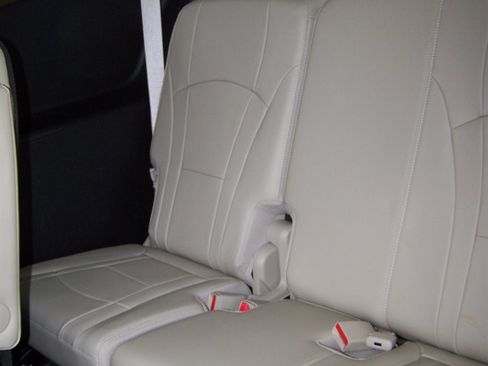 Used 2021 Buick Enclave Essence FWD image 10