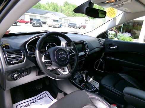 Used 2019 Jeep Compass Latitude AWD/4WD image 15