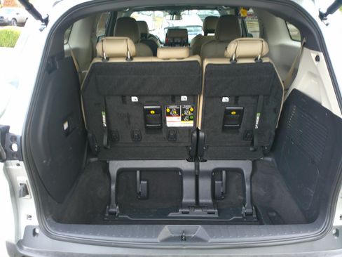 Used 2024 Toyota Sienna XLE image 32