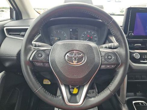 Used 2024 Toyota Corolla Cross LE FWD image 9