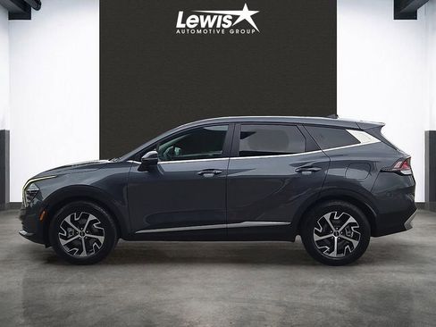 Used 2024 Kia Sportage EX FWD image 2