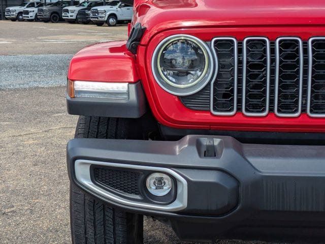 Used 2025 Jeep Wrangler Unlimited Sahara AWD/4WD image 10