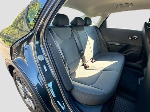 New 2025 Kia K4 LXS image 24
