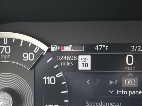 Used 2023 Land Rover Defender 90 X-Dynamic SE image 18