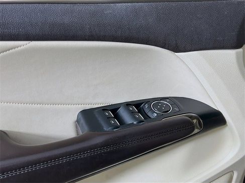 Used 2016 Lincoln MKC Reserve w/ Lincoln MKC Climate Package image 9